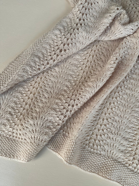 Lumi Baby Blanket - English