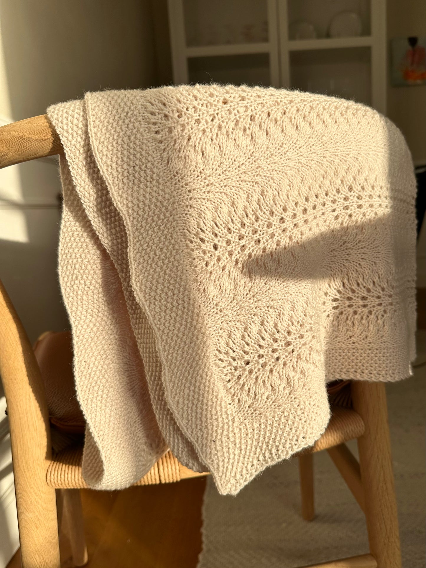 Lumi Baby Blanket - English