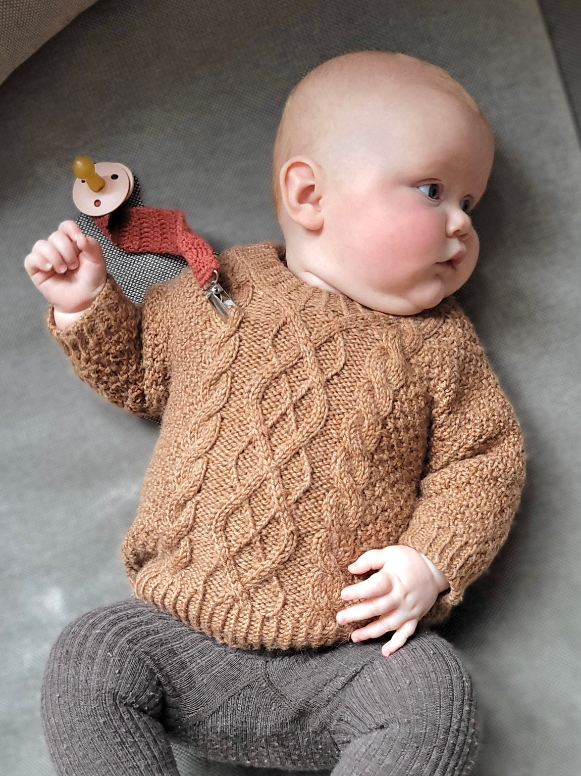 expositie Actief programma Swirl Sweater Baby - English – TwinKnits